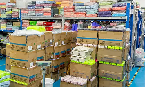 Phone case factory in China, large-scale production of mobile phone cases for global distribution
